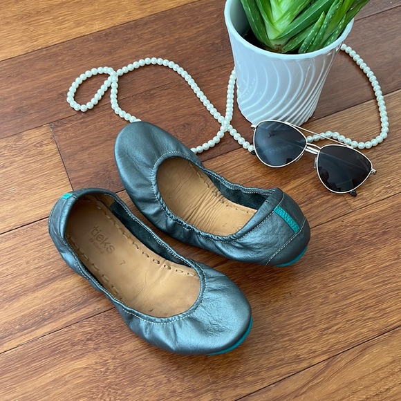 Metallic Pewter Tieks